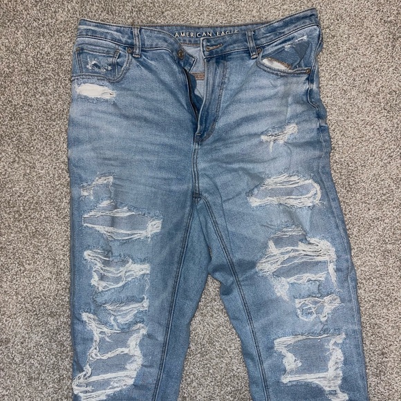American Eagle mom jeans - Picture 2 of 4